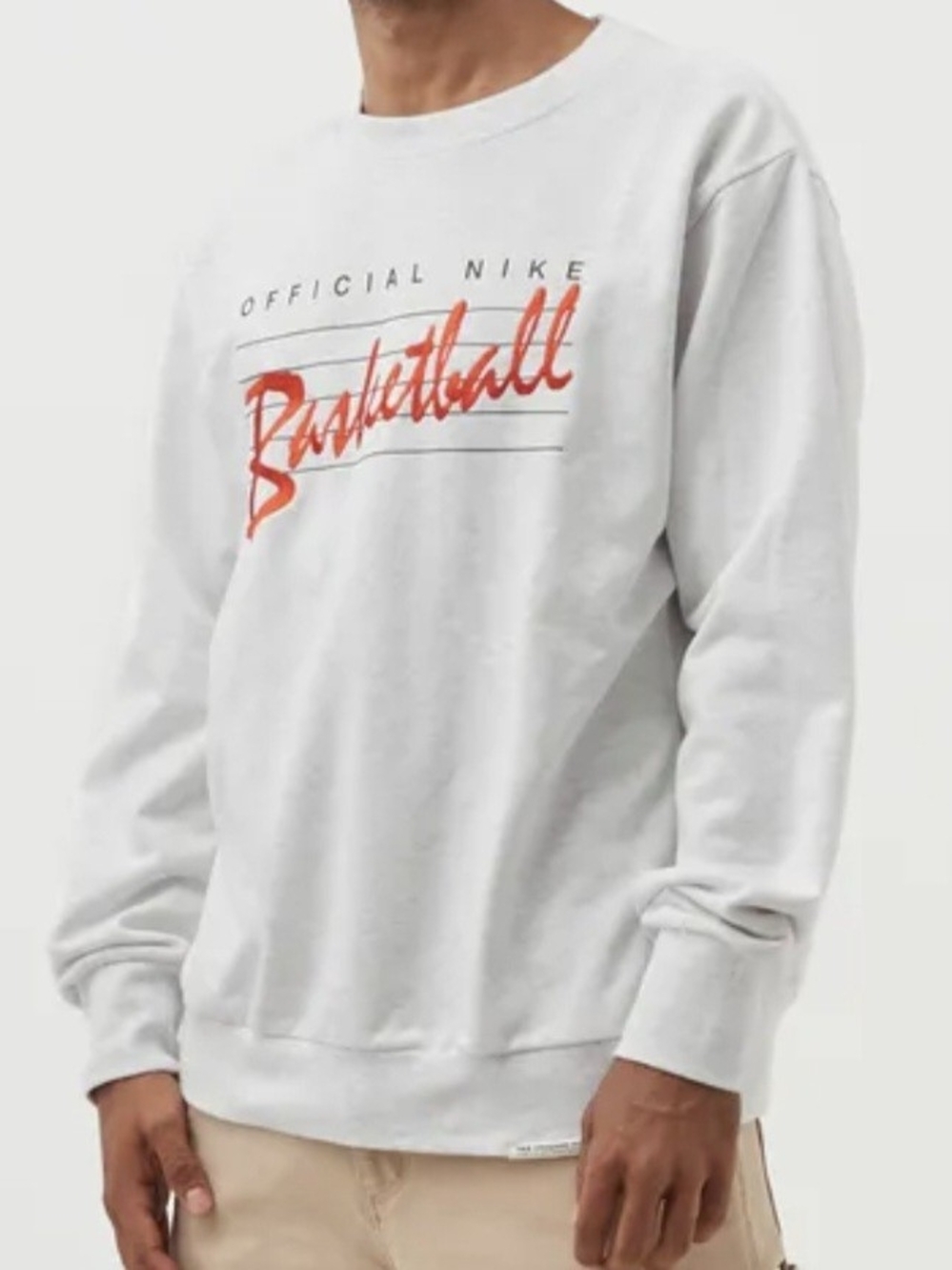 Nike Men's White Basketball Graphic Crewneck Sweatshirt
